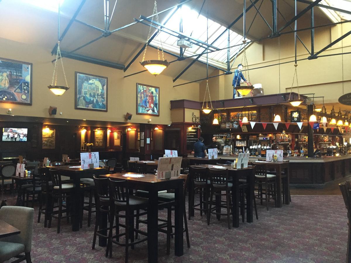 The Last Post Wetherspoon Hotel Саутенд-он-Сі Екстер'єр фото
