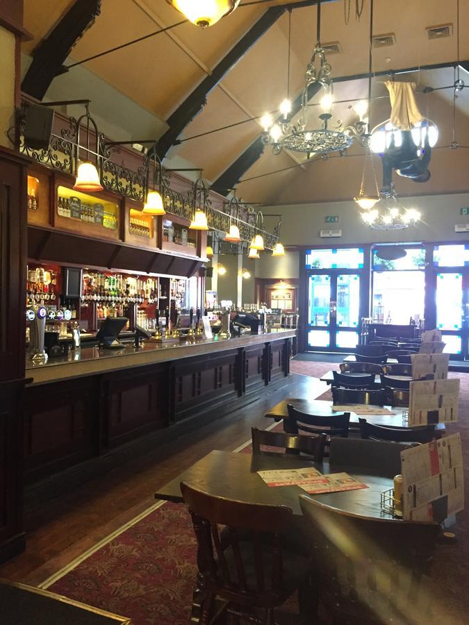 The Last Post Wetherspoon Hotel Саутенд-он-Сі Екстер'єр фото